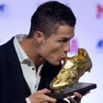 Ronaldo Akui Suka Dengan Sepatu Emas
