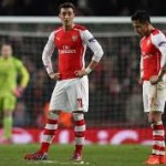 Redknapp Sarankan Arsenal Ikat Ozil dan Sanchez